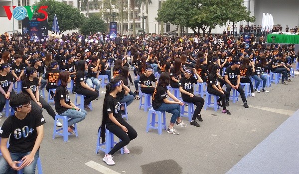 «Heure de la Terre 2017» au Vietnam - ảnh 1